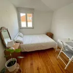 Rent 2 bedroom apartment of 75 m² in lisbon