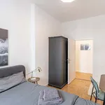 Rent 6 bedroom apartment of 90 m² in Berlin