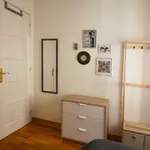 Rent a room of 200 m² in Lisbon