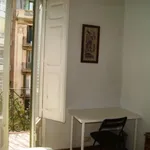 Rent 4 bedroom apartment in Barcelona