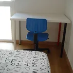 Rent a room of 80 m² in lisbon