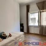 Rent 5 bedroom apartment of 9 m² in Roma