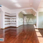 Affitto 5 camera appartamento di 240 m² in Rome