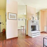 Rent 2 bedroom apartment of 90 m² in Florence