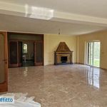 Rent 6 bedroom house of 350 m² in Rome