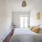 Rent a room in lisbon