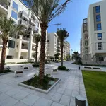 Rent 1 bedroom apartment of 694 m² in Dubai