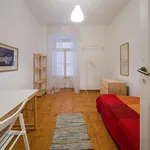 Rent 6 bedroom apartment in Lisbon