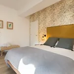 Rent 4 bedroom apartment of 1399 m² in Granada