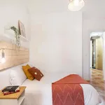 Rent a room of 140 m² in Madrid