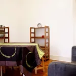 Rent a room of 200 m² in lisbon