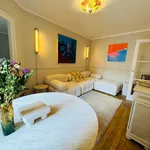 Rent 1 bedroom apartment of 400 m² in Paris