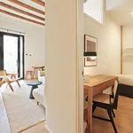 Rent 5 bedroom apartment of 50 m² in Barcelona