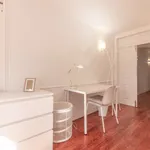 Rent a room of 80 m² in lisbon