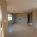 Rent 3 bedroom house of 300 m² in Soweto