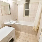 Pronajměte si 3 ložnic/e byt o rozloze 92 m² v Prague