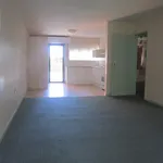 Rent 2 bedroom apartment in Urangan