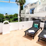 Rent 3 bedroom house of 200 m² in Marbella