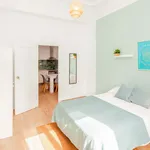 Rent a room of 143 m² in Valencia