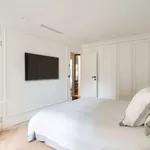 Rent 2 bedroom apartment of 69 m² in Paris