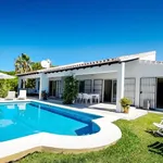 Rent 4 bedroom house of 1700 m² in Marbella