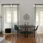 Rent a room of 190 m² in Lisbon