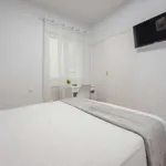 Rent a room of 200 m² in madrid