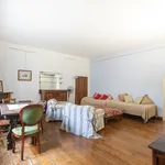 Rent 1 bedroom apartment of 70 m² in Florence