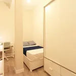 Rent a room of 80 m² in madrid