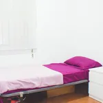 Rent 4 bedroom apartment in Madrid