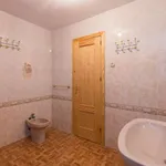 Rent a room of 130 m² in granada