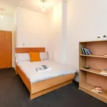 Rent 5 bedroom apartment in Leicester