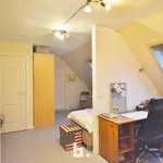 verzorgd 2-slaapkamer appartement met garage