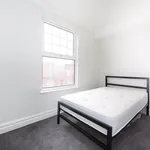 Rent 4 bedroom flat in Leeds