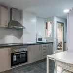 Rent 4 bedroom apartment in Valencia