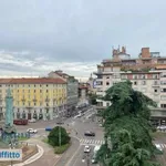 Rent 4 bedroom apartment of 170 m² in Milan