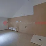 Affitto 3 camera appartamento di 100 m² in Arona