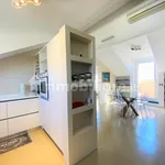 Rent 3 bedroom house of 90 m² in Genoa