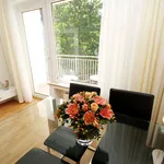 Rent 1 bedroom apartment of 700 m² in Dusseldorf