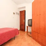 Rent a room of 220 m² in granada