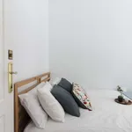 Rent a room of 200 m² in madrid