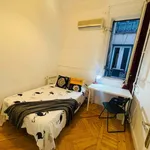 Rent a room of 220 m² in Madrid