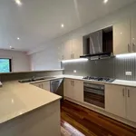 Rent 4 bedroom apartment in Bentleigh East