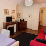 Appartement de 700 m² avec 2 chambre(s) en location à Paris