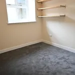 Rent 2 bedroom flat in Oakworth