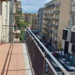 Affitto 5 camera appartamento di 145 m² in Catania