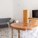 Rent 1 bedroom apartment of 50 m² in milan