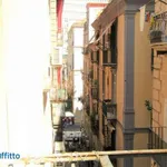 Affitto 4 camera appartamento di 130 m² in Naples