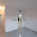 Rent 3 bedroom apartment of 126 m² in  Sevilla