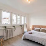 Rent a room of 240 m² in Madrid